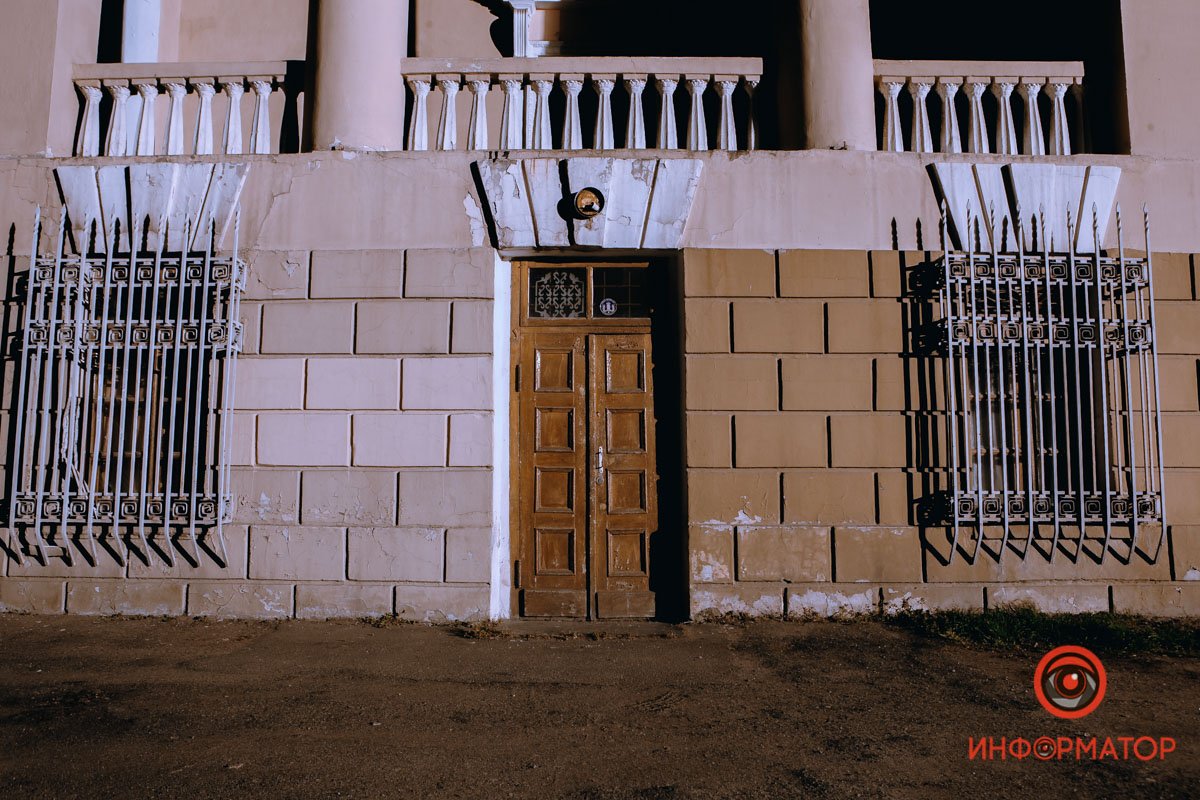 С 1791 года дворец пустовал, со временем его перестроили под дом дворянских собраний