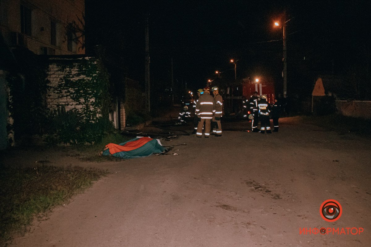 На месте работали три пожарно-спасательных отделения