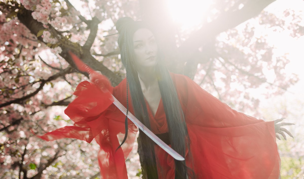 Среди цветущей вишни