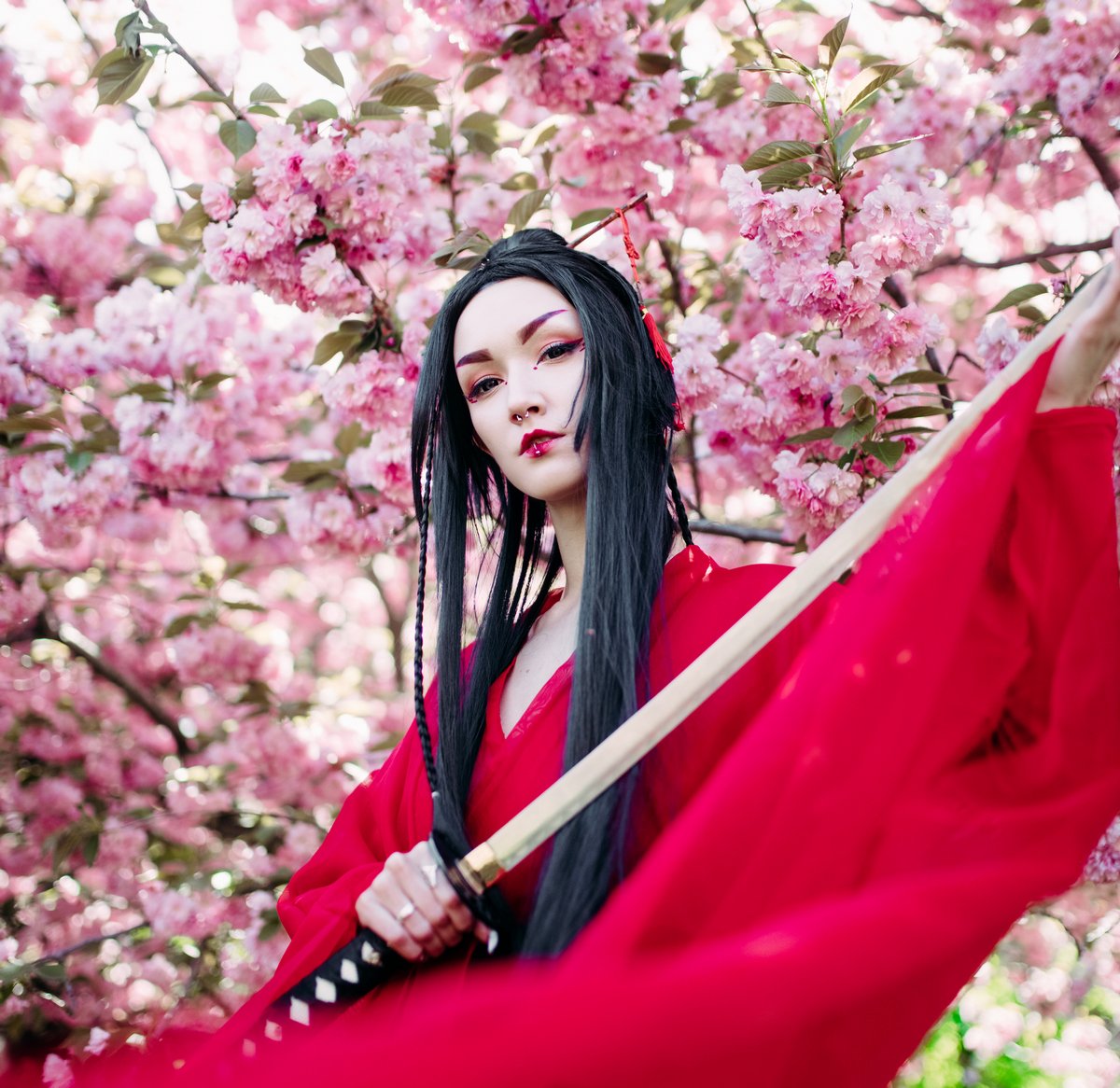 Среди сакур возле ДИИТа в Днепре заметили гейшу 8