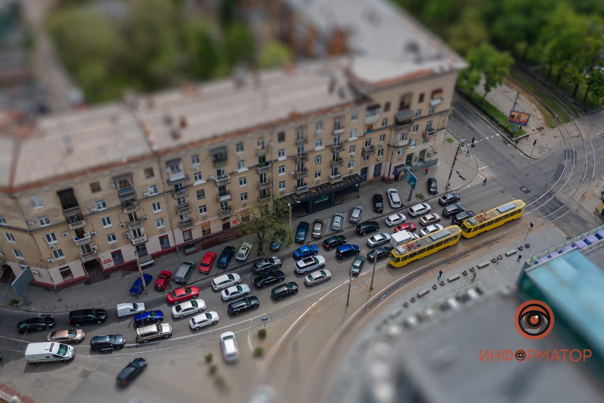 Из белых туманов и чистого света,