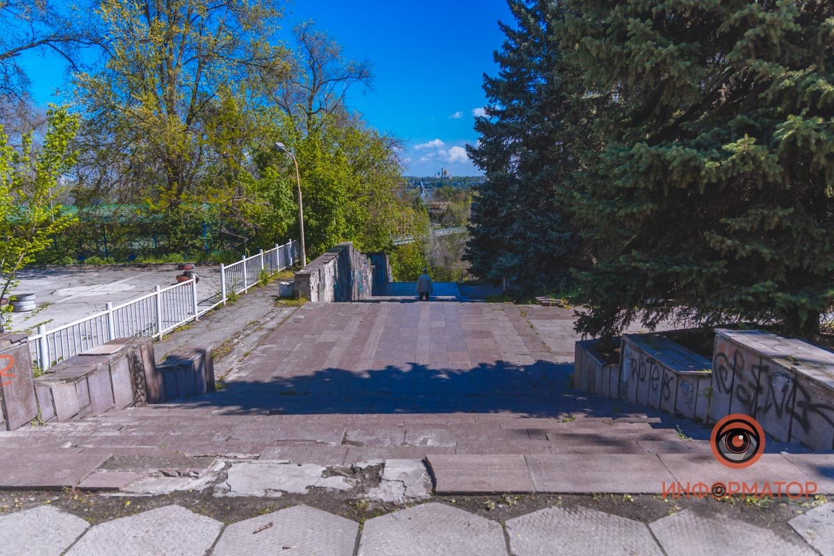 В постсоветские годы "Маяк" сменил несколько владельцев