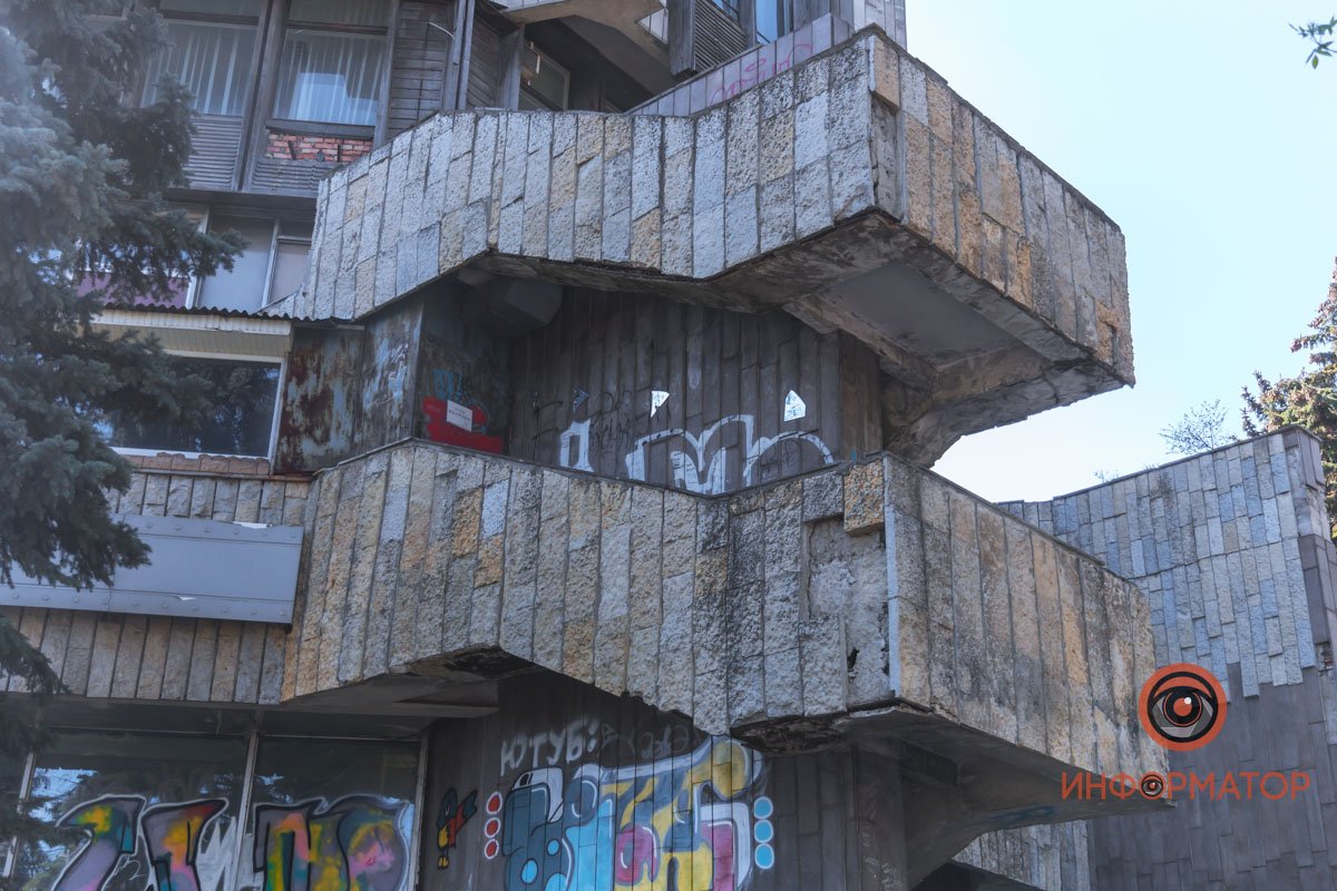 Строение находится в аварийном состоянии