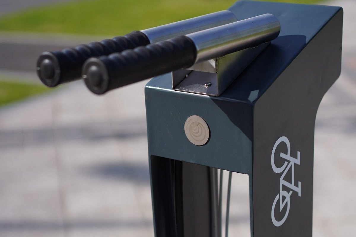 Станция оборудована удобным креплением, ремонтным блоком...