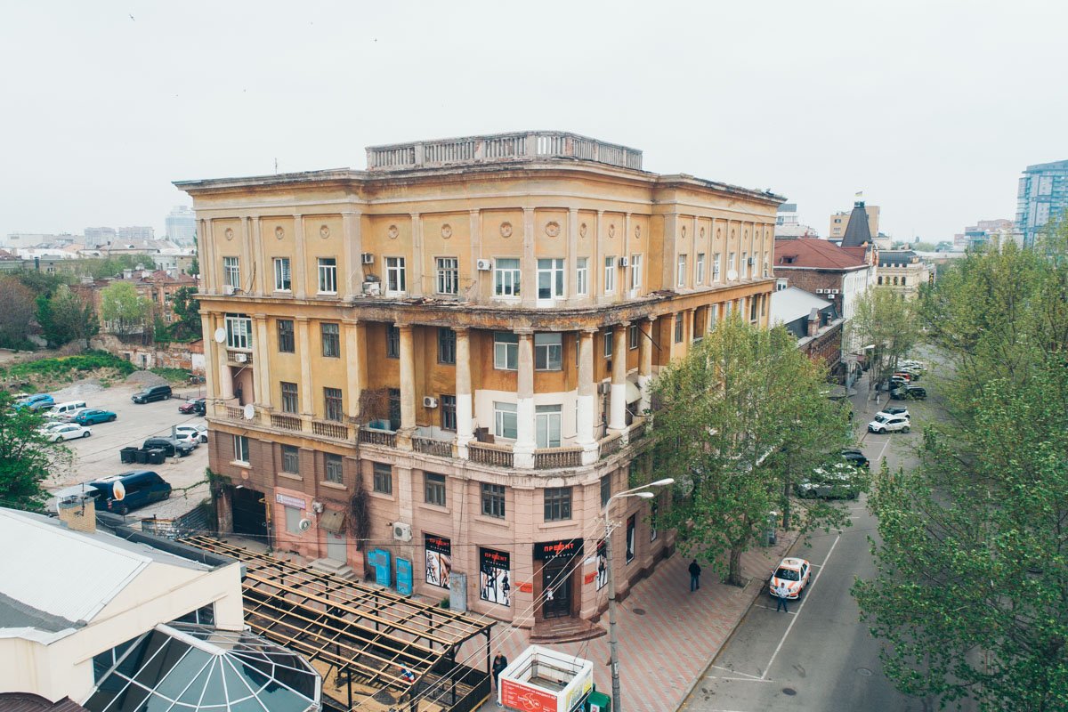 Разноцветный дом "до" ремонта