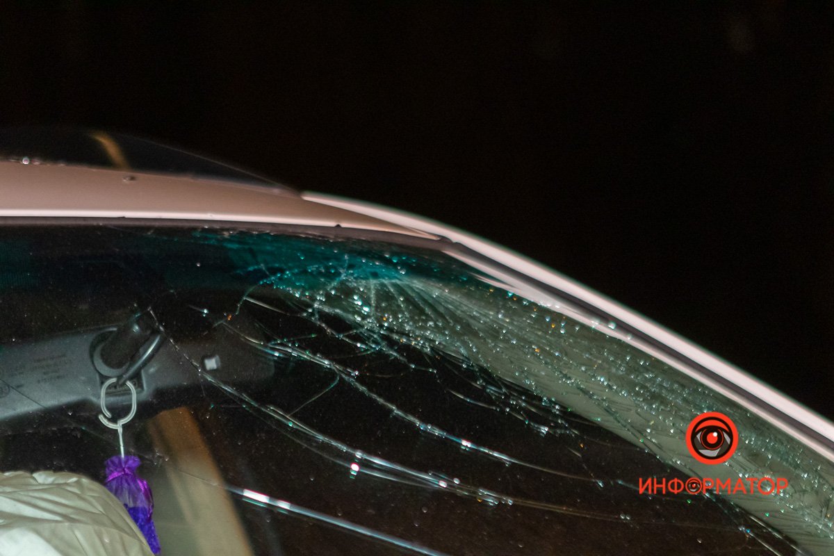 В Днепре на Набережной Победы столкнулись Lexus и Audi: пострадала женщина 5