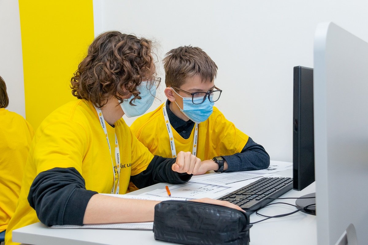 В Днепре при поддержке ИНТЕРПАЙП выпустили уже четвертый набор подростков-мехатроников 2