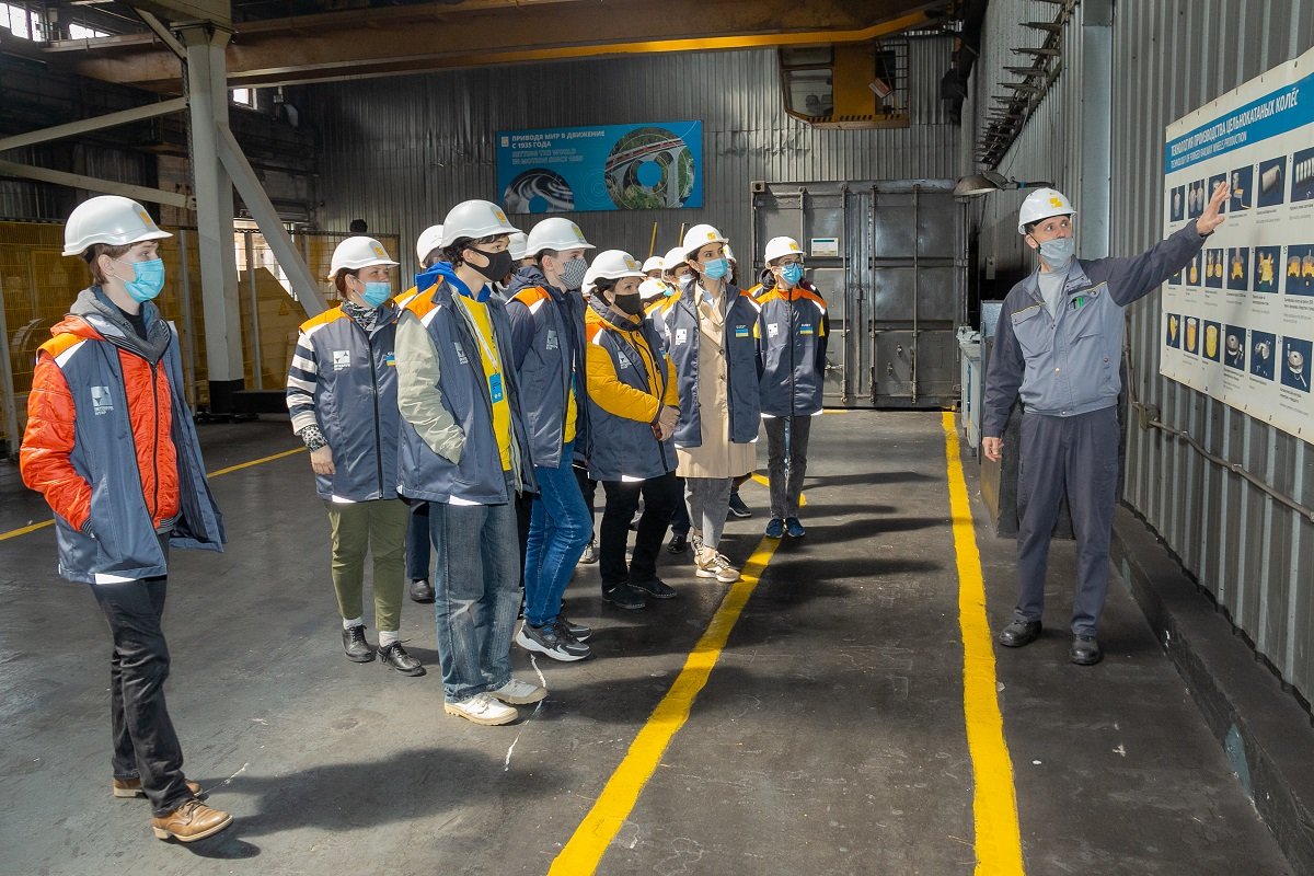 В Днепре при поддержке ИНТЕРПАЙП выпустили уже четвертый набор подростков-мехатроников 3