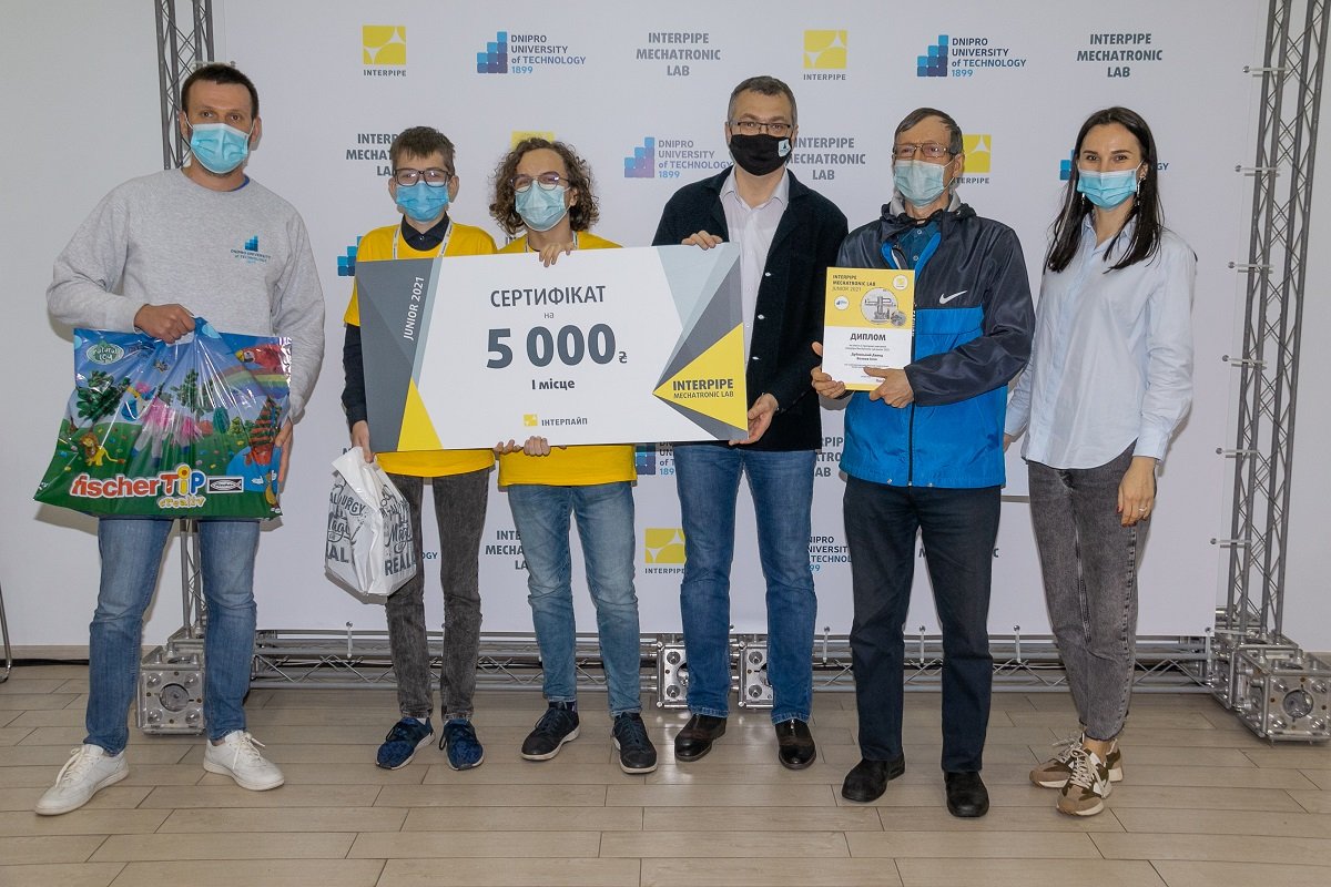 В Днепре при поддержке ИНТЕРПАЙП выпустили уже четвертый набор подростков-мехатроников 6