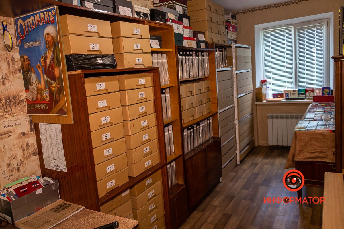 Сейчас в коллекции без малого 40 тысяч сигаретных пачек Сейчас в коллекции без малого 40 тысяч сигаретных пачек