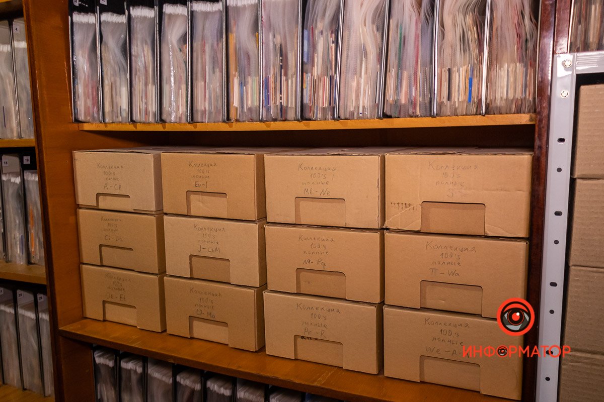 Сейчас коллекция занимает целую комнату Сейчас коллекция занимает целую комнату