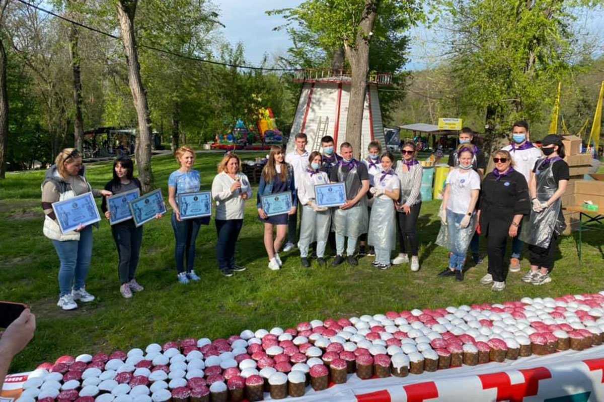 Выкладывали студенты