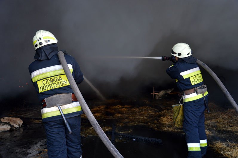 Задействовали 5 единиц пожарно-спасательной и специальной техники Задействовали 5 единиц пожарно-спасательной и специальной техники
