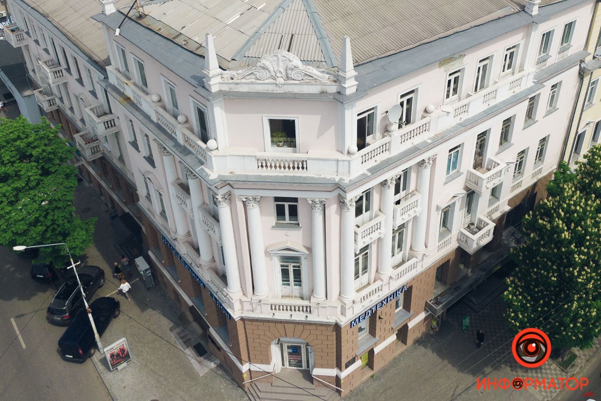 Стали вплотную