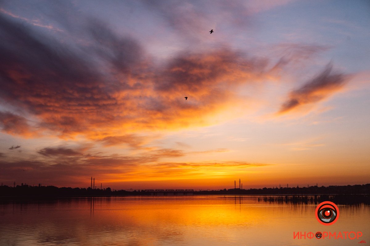Красивое небо Город просыпается: как Днепр встретил рассвет на косе на Малиновского 7