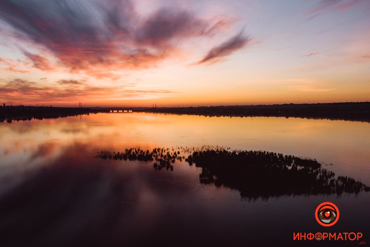 С высоты птичьего полета Город просыпается: как Днепр встретил рассвет на косе на Малиновского 11