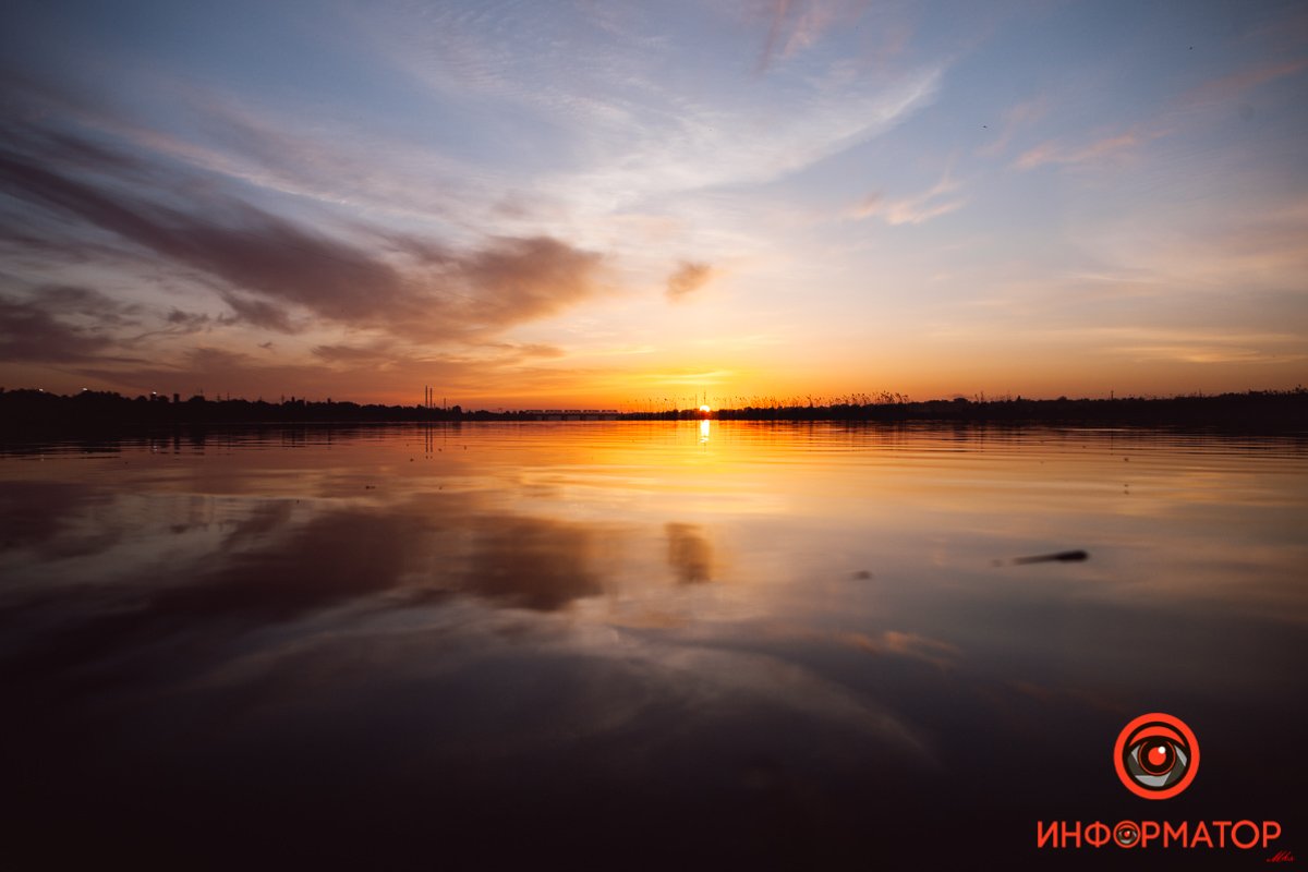 Умиротворенная река Город просыпается: как Днепр встретил рассвет на косе на Малиновского 28