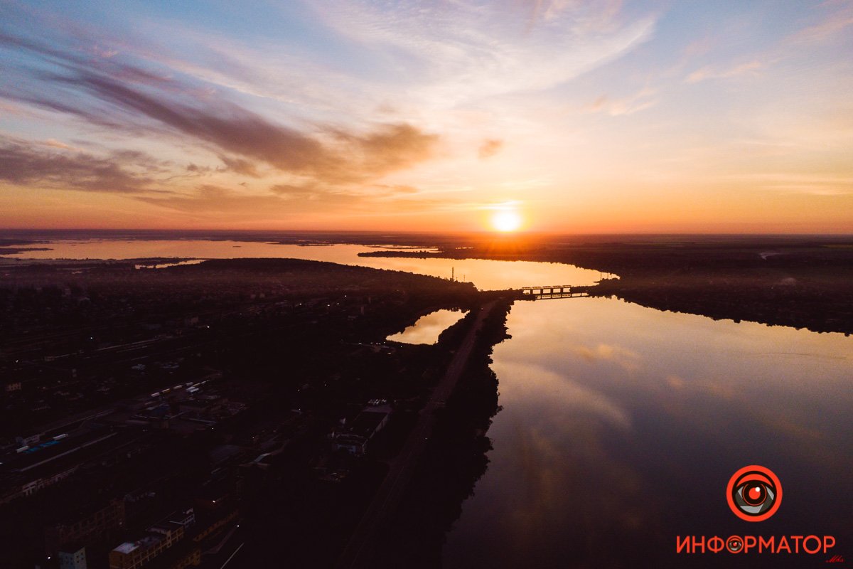 Лучшее время дня Город просыпается: как Днепр встретил рассвет на косе на Малиновского 30