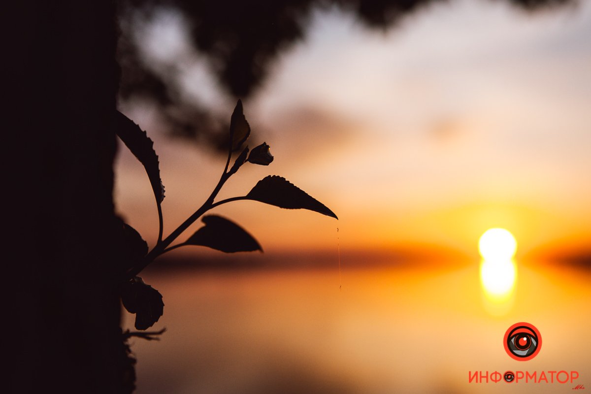 Расточек ждет лучи света Город просыпается: как Днепр встретил рассвет на косе на Малиновского 32