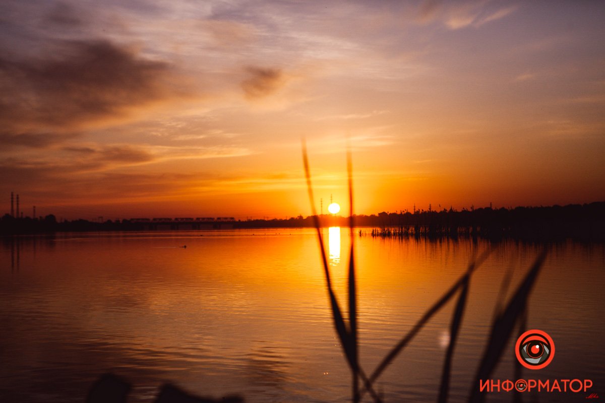 Начало нового дня Город просыпается: как Днепр встретил рассвет на косе на Малиновского 33