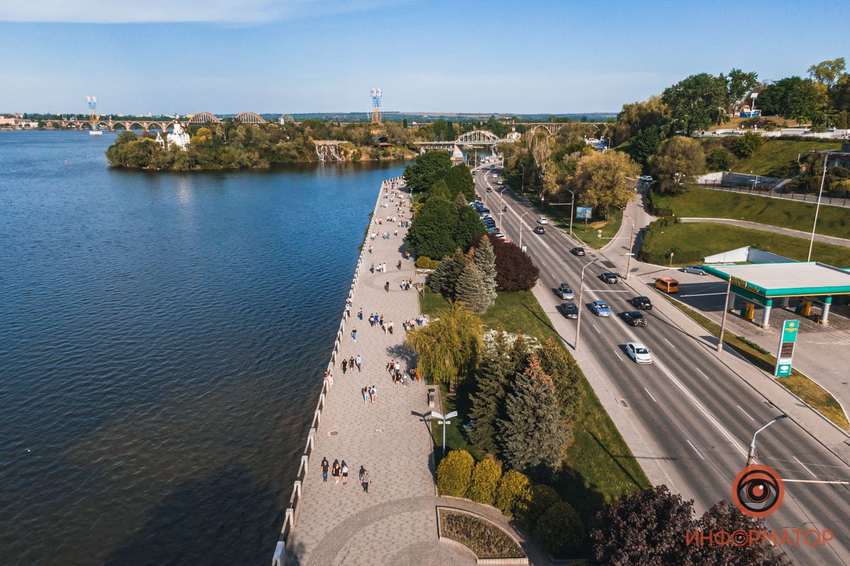 Сейчас то идеальное время, когда вечерами и не холодно, и не жарко Сейчас то идеальное время, когда вечерами и не холодно, и не жарко