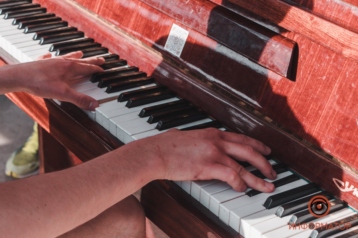 Каждый может попробовать себя в роли пианиста Каждый может попробовать себя в роли пианиста