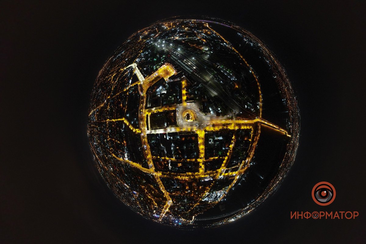 хотя мой путь, верней, моя тропа сужается и переходит в нить". 