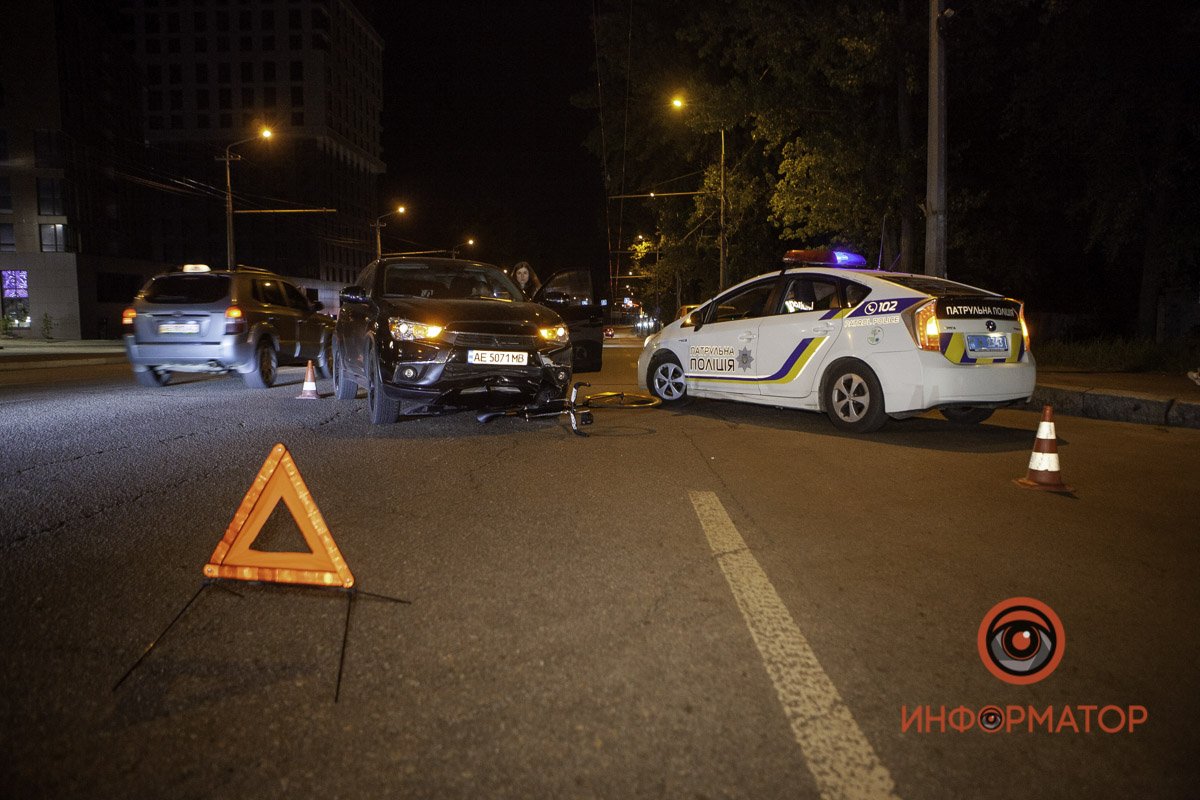 Mitsubishi ехал в сторону кольца, велосипедист - в обратном направлении