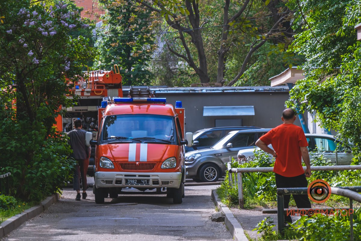 Полиция и спасатели в центре Днепра: что произошло на Яворницкого 2