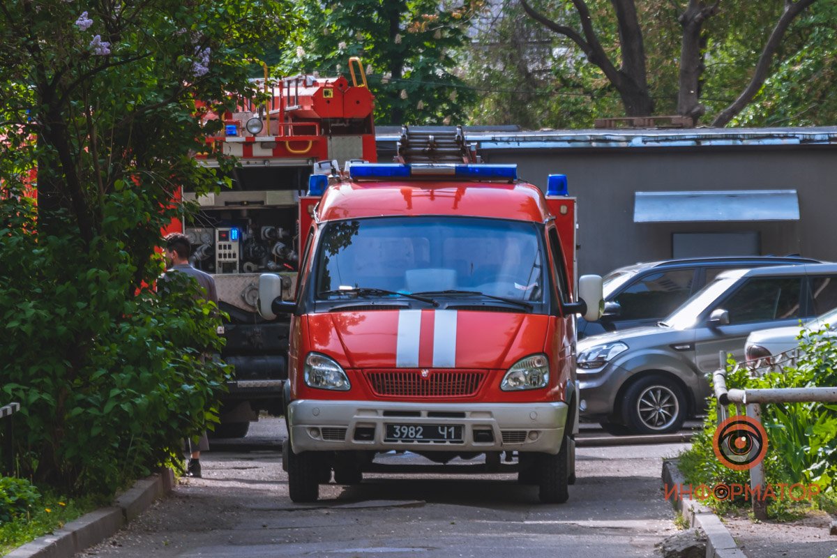 Полиция и спасатели в центре Днепра: что произошло на Яворницкого 3