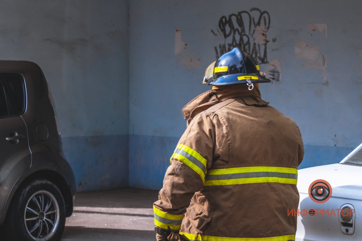 Полиция и спасатели в центре Днепра: что произошло на Яворницкого 5