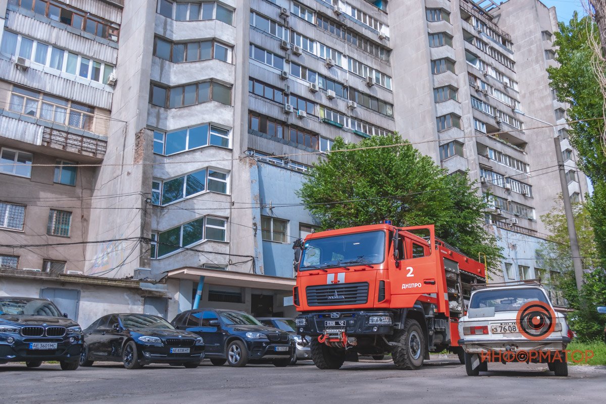 Полиция и спасатели в центре Днепра: что произошло на Яворницкого 7