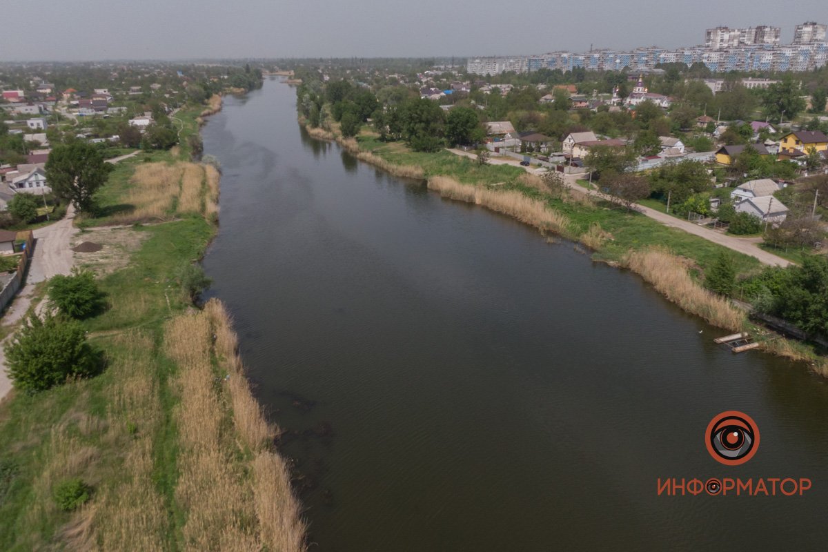 Если подняться ещё выше, когда не видно мусора, озеро преображается  и выглядит довольно живописно Мертвые черепахи и мусор: как сейчас выглядит озеро Куриное в Днепре? 4