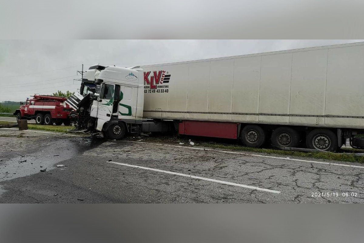 ДТП на трассе М-29 Харьков-Красноград-Перещепино ДТП на трассе М-29 Харьков-Красноград-Перещепино