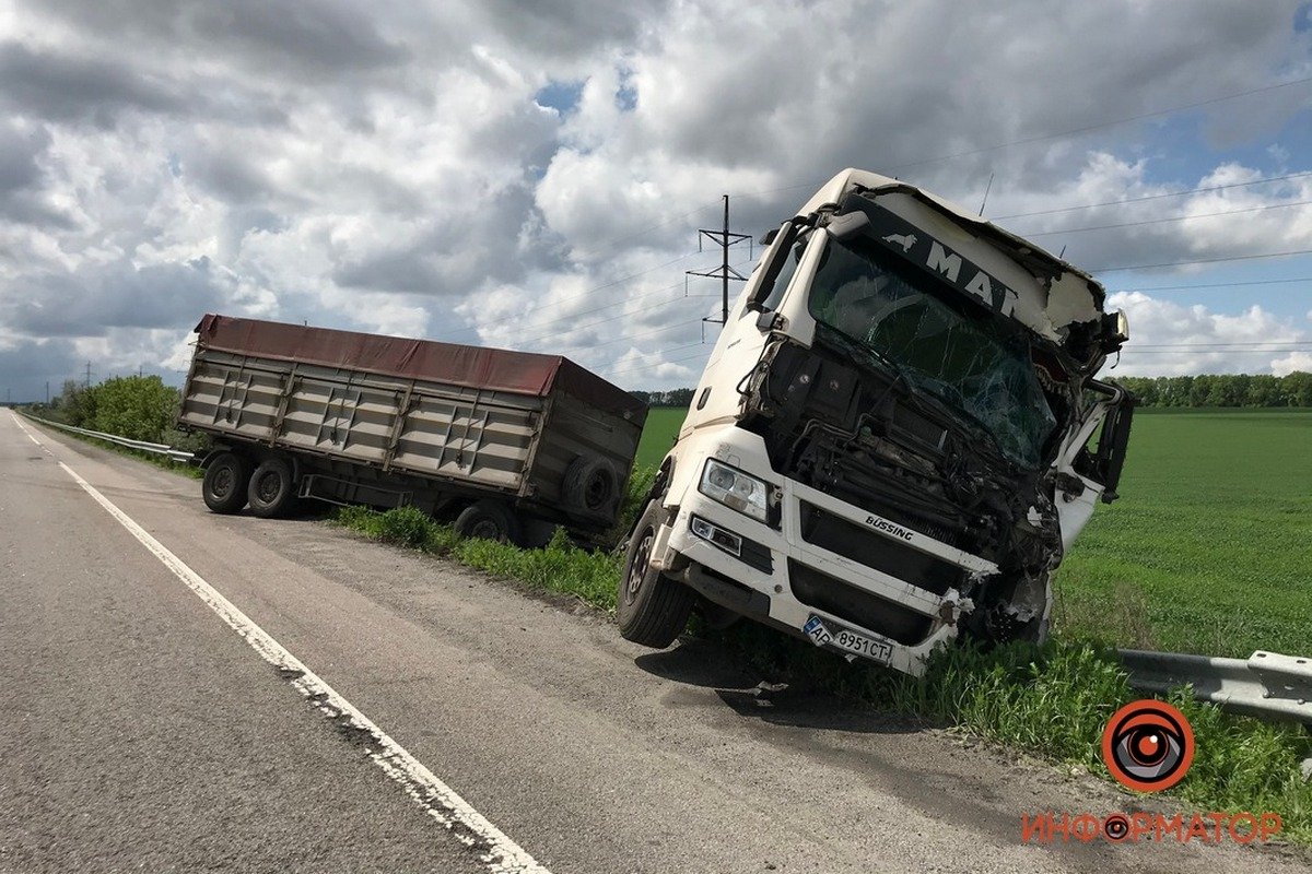 Скорая доставила 41-летнего мужчину в реанимацию Новомосковской больницы Скорая доставила 41-летнего мужчину в реанимацию Новомосковской больницы