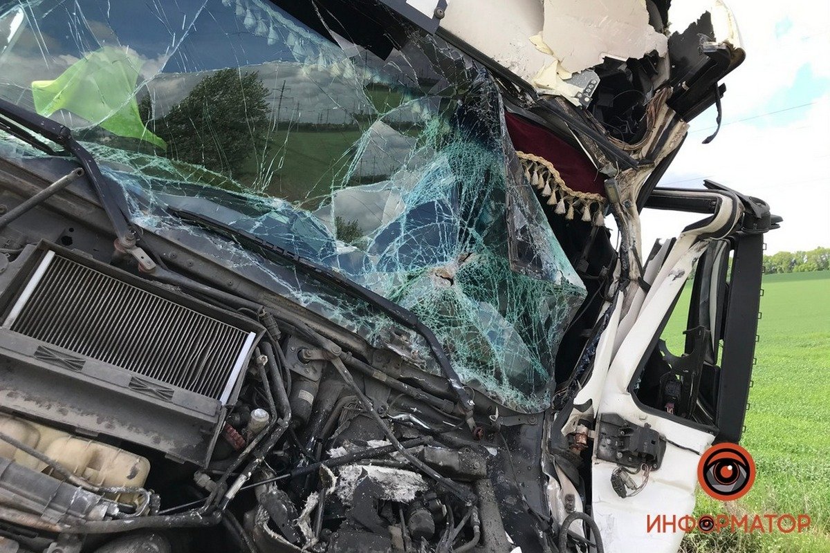 У него травмы живота и внутричерепное кровотечение У него травмы живота и внутричерепное кровотечение