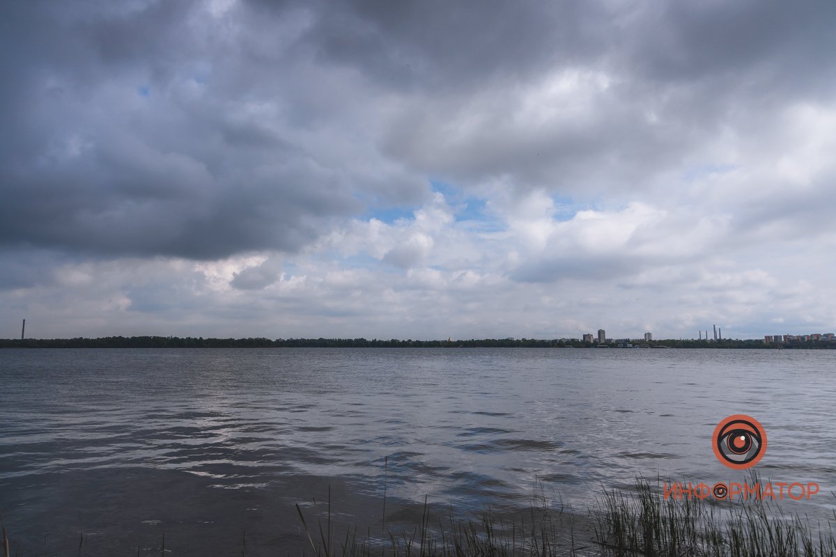 Серое отражение в реке Как выглядит пасмурный майский Днепр 6