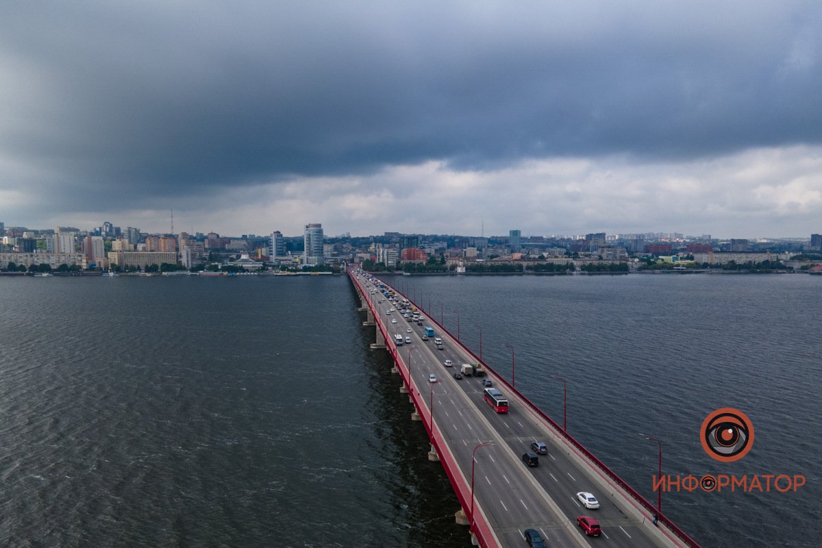 Неспокойные воды Днепра Как выглядит пасмурный майский Днепр 24