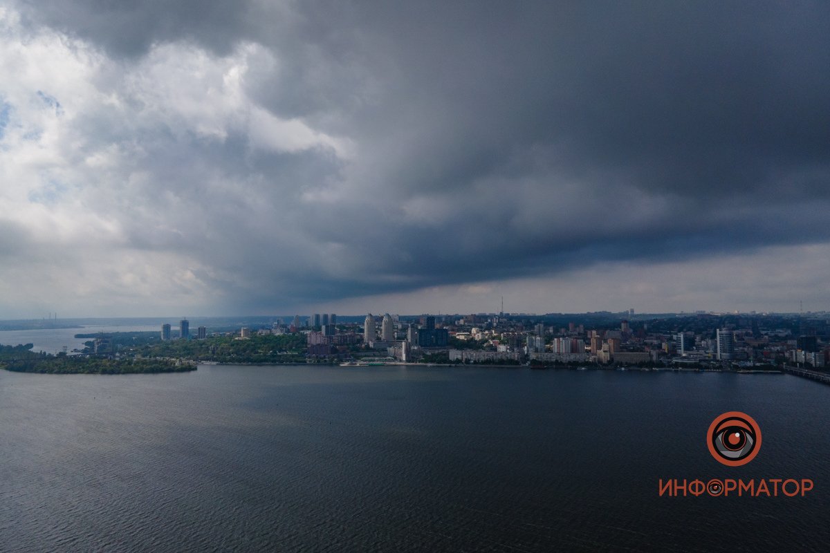 Где-то вдалеке идет дождь Как выглядит пасмурный майский Днепр 27