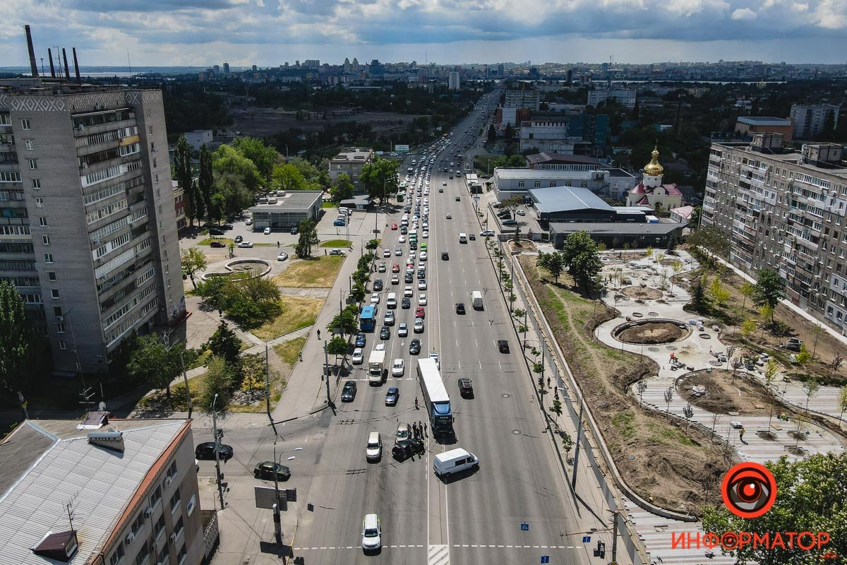 Пробка по Слобожанскому от "Дома торговли"