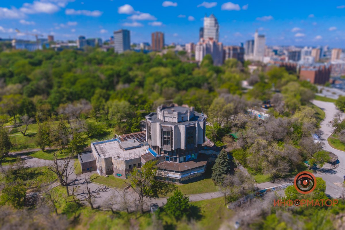 В вечность фантики-бантики-корабли.