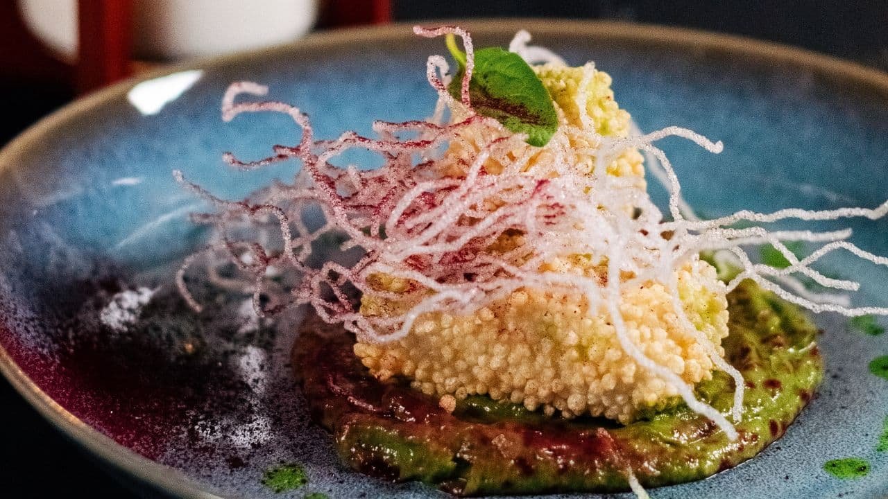 Ежедневно с 22:00 все желающие могут исполнять любимые песни