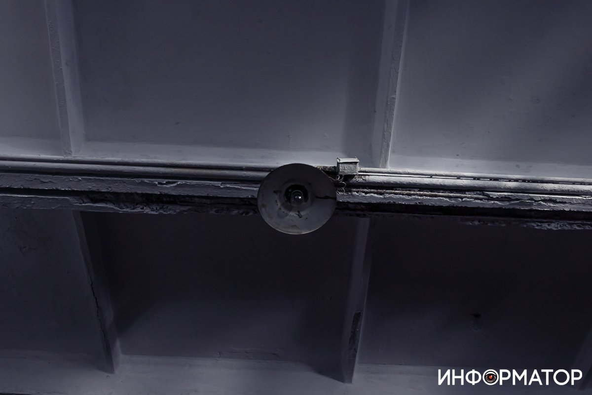 И лампа не горит...