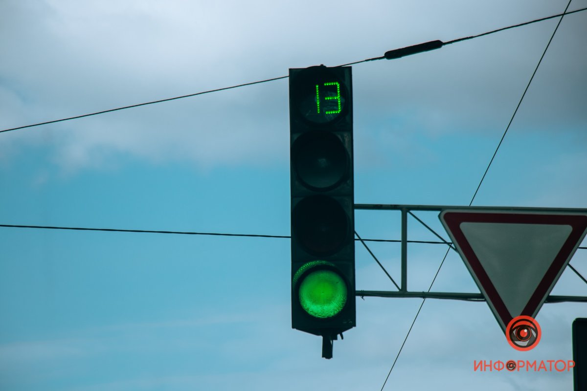 „Между учёным и поэтом простирается зеленый луг: перейдет его учёный — станет мудрецом, перейдёт его поэт — станет пророком.“ — Джебран Халиль Джебран 