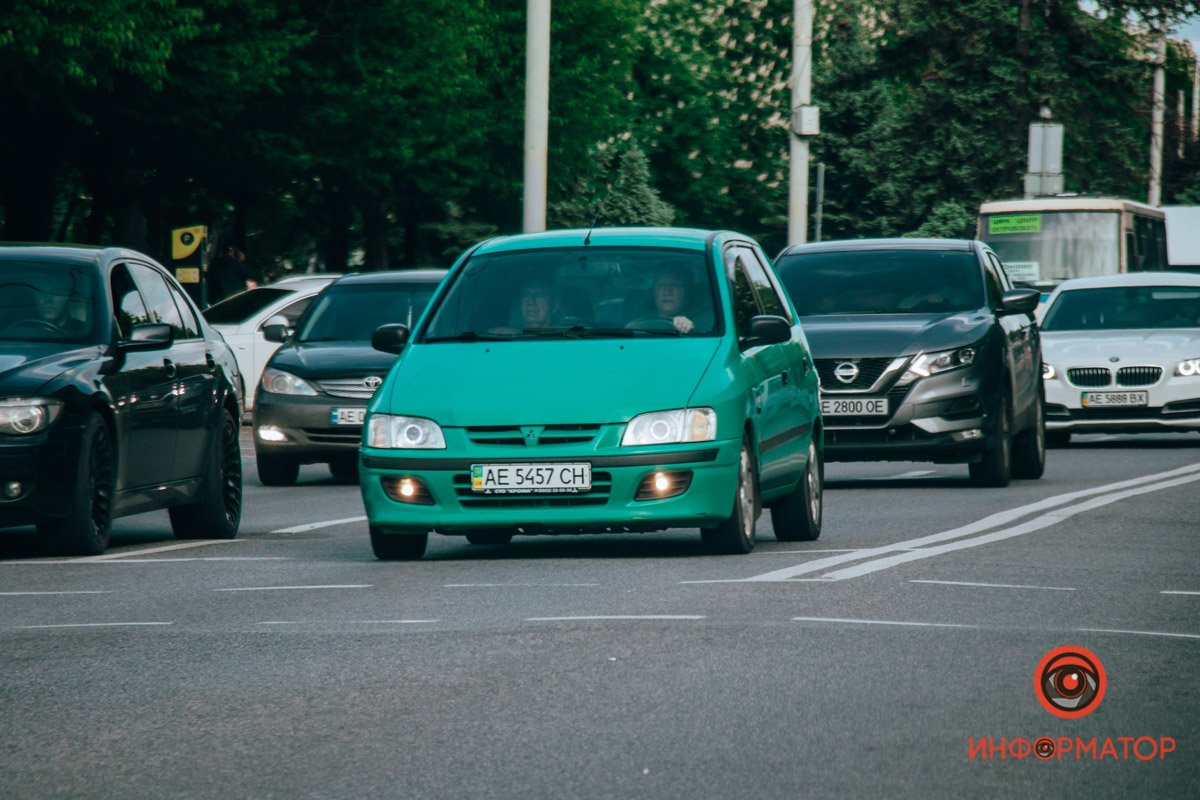 „Не трудно придумать зеленое солнце. Трудно придумать мир, в котором оно будет естественно.“ — Джон Рональд Руэл Толкин 