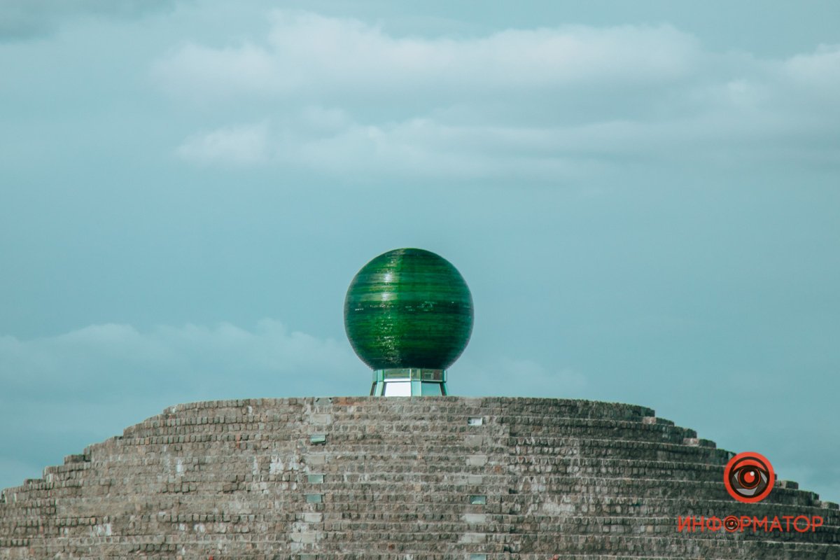 „Слова плодятся, как кролики, и съедают всю зелень мира.“ — Станислав Ежи Лец 