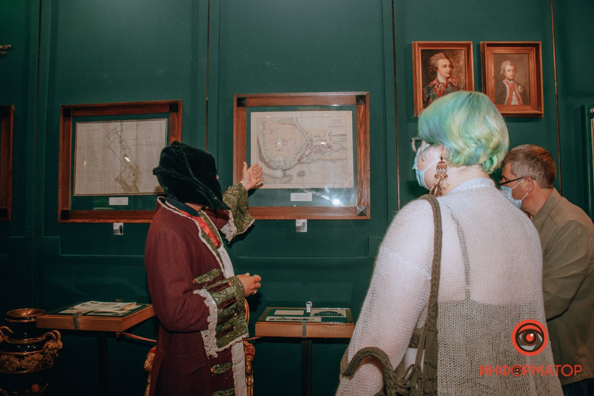 Экскурсовод был в образе архитектора Старова