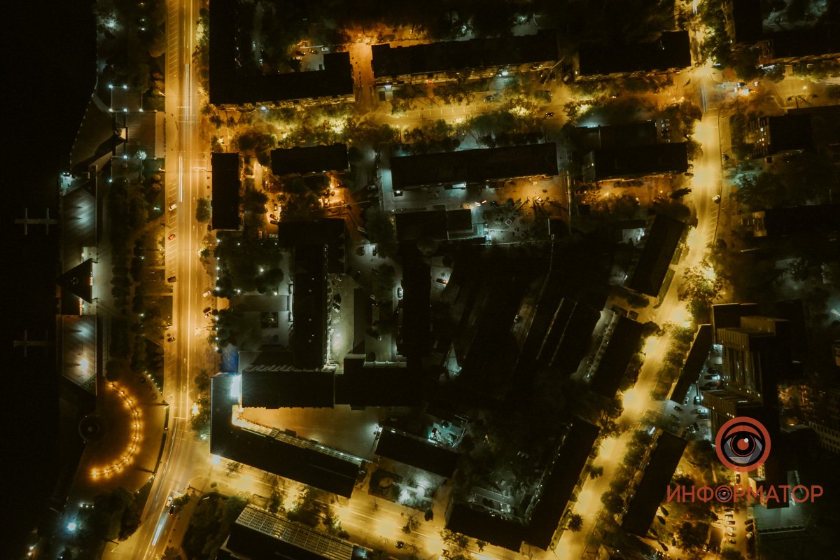 Сичеславская Набережная (слева), Воскресенская (сверху), Князя Владимира Великого (справа) Сичеславская Набережная (слева), Воскресенская (сверху), Князя Владимира Великого (справа)