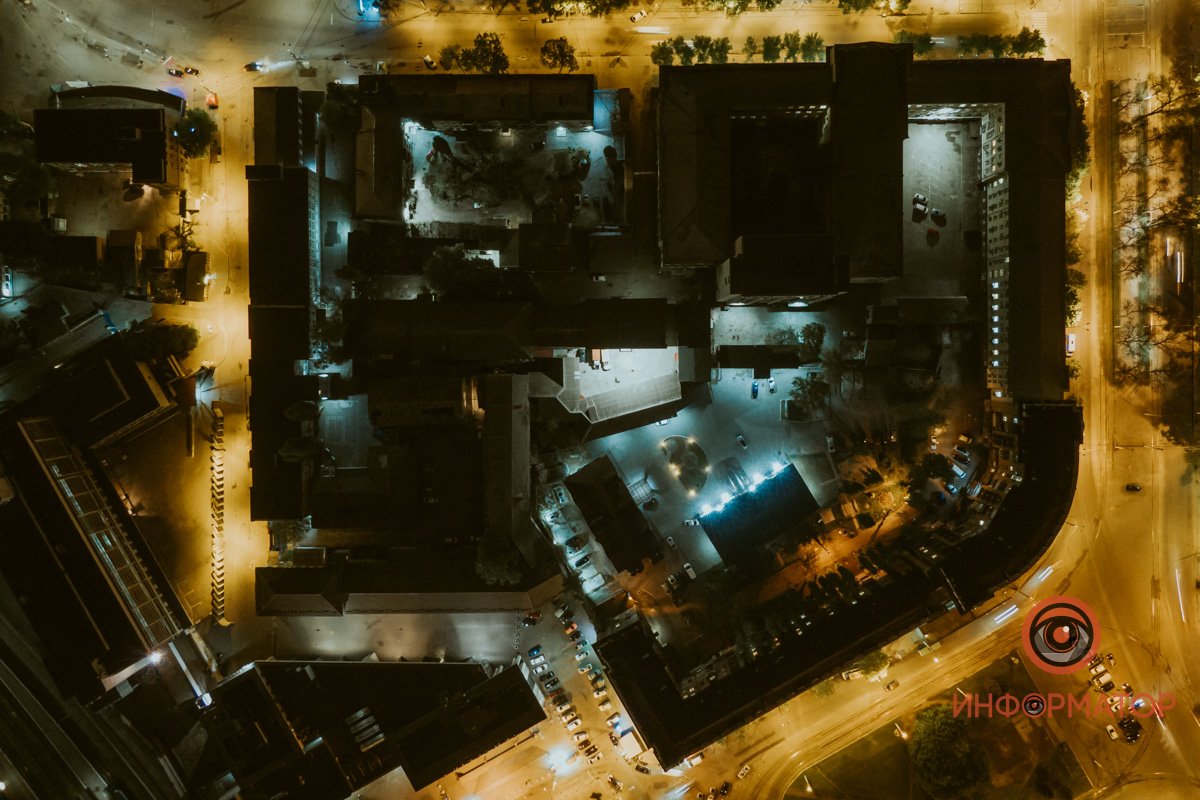 Улица Привокзальная (сверху и слева), проспект Яворницкого (справа) Улица Привокзальная (сверху и слева), проспект Яворницкого (справа)