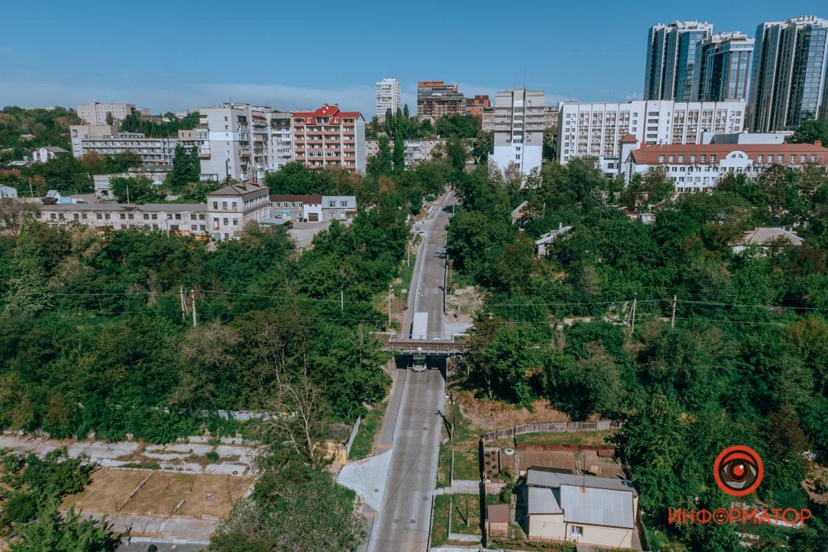 На Крестьянском спуске застряла фура